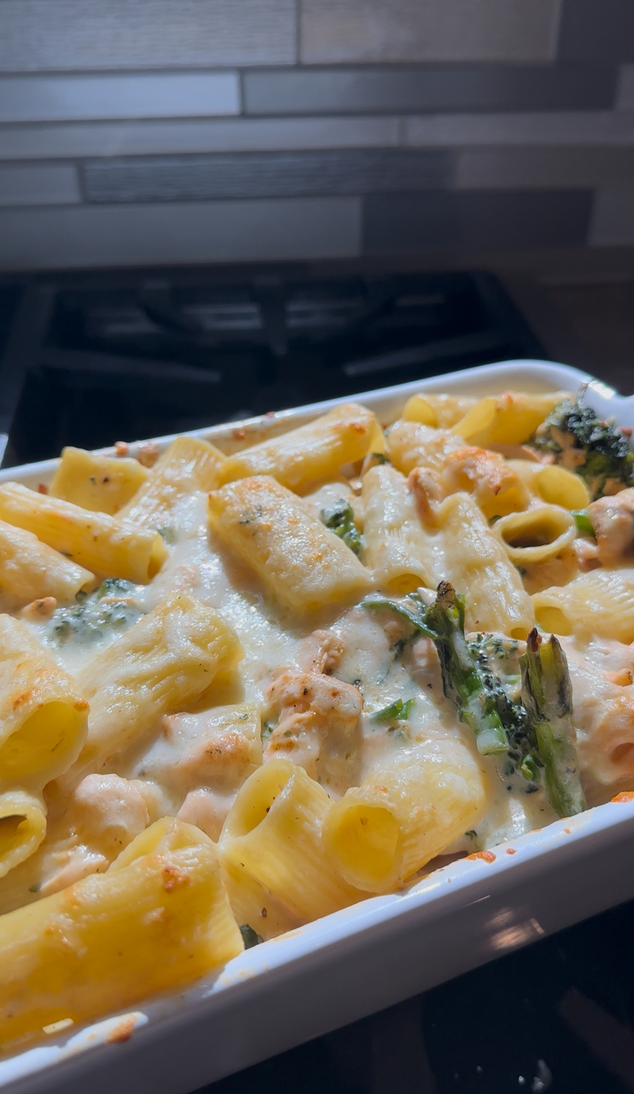 Creamy Alfredo Salmon & Broccoli Pasta Bake